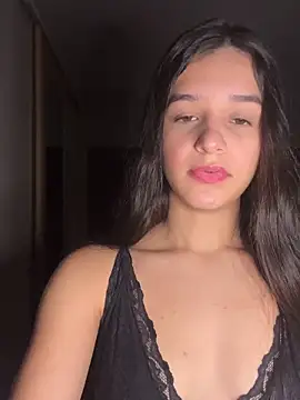 Snapshot of julhya_duarte chatting on May 29, 2026, 5:11 pm julhya duarte online show from May 29, 2026, 5:11 pm