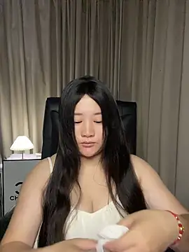 Snapshot of Luckysisi-s chatting on May 31, 2026, 1:51 pm Luckysisi-s online show from May 31, 2026, 1:51 pm