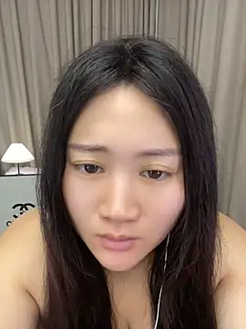 Snapshot of Luckysisi-s chatting on June 20, 2026, 2:31 pm Luckysisi-s online show from June 20, 2026, 2:31 pm