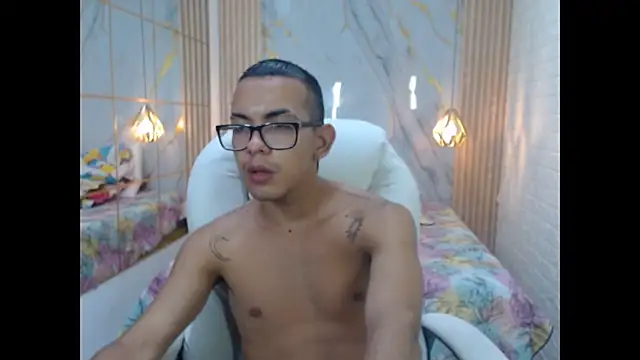 Snapshot of maximiliano_hotdevil chatting on May 26, 2026, 2:18 am maximiliano hotdevil online show from May 26, 2026, 2:18 am