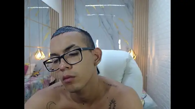 Snapshot of maximiliano_hotdevil chatting on May 27, 2026, 8:22 am maximiliano hotdevil online show from May 27, 2026, 8:22 am