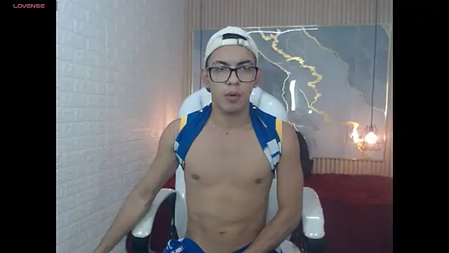 Snapshot of maximiliano_hotdevil chatting on May 27, 2026, 9:12 pm maximiliano hotdevil online show from May 27, 2026, 9:12 pm