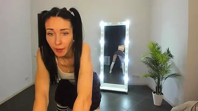 BouncySweety online show from March 4, 2025, 8:24 am