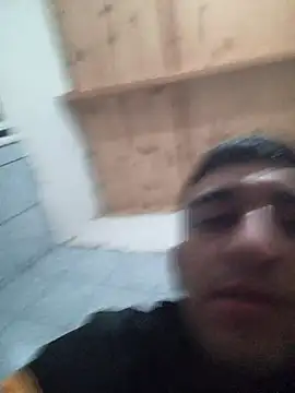 enzobb69 online show from June 6, 2026, 3:00 am