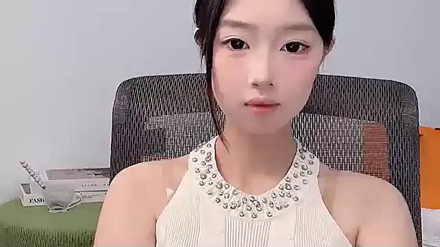 Yoyo33355 online show from May 29, 2026, 2:53 am