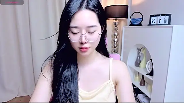 miuu6868 online show from July 14, 2026, 2:27 am