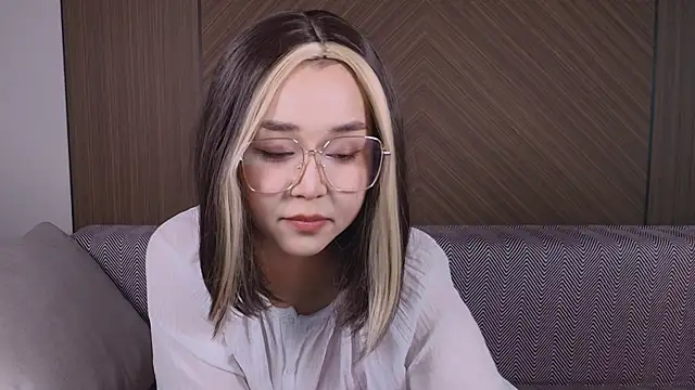 louisa kim online show from May 26, 2026, 7:54 pm