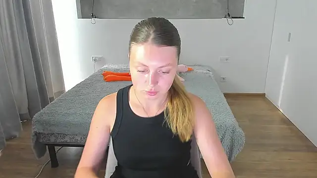 Kitkatvel online show from July 4, 2026, 5:24 am