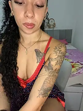 Sereia camgirl online show from May 27, 2026, 8:17 pm
