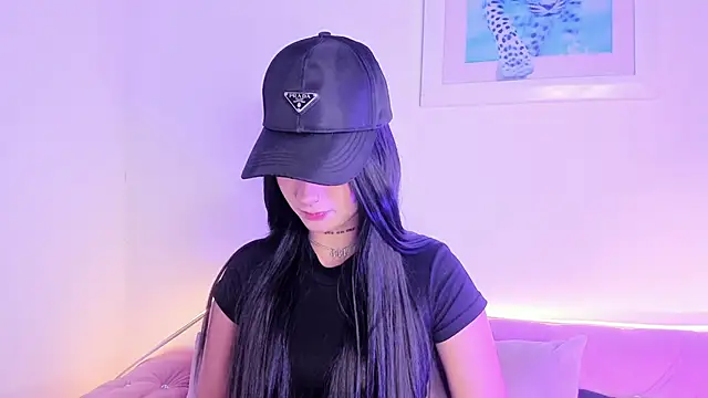 SophieMoneet online show from May 30, 2026, 12:35 pm