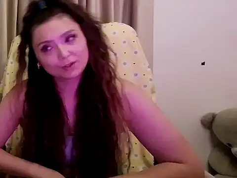Lola Creolla online show from May 28, 2026, 6:27 pm