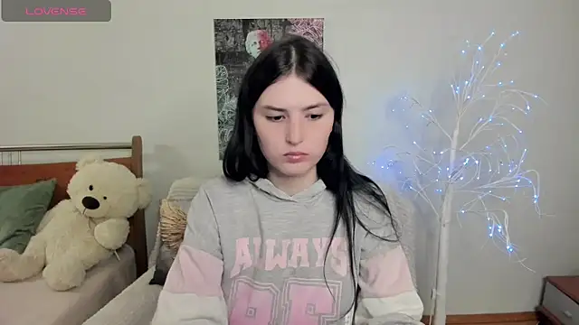 Kira Devi online show from May 31, 2026, 7:15 pm