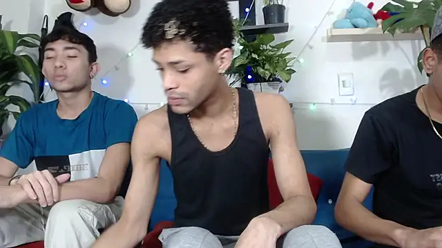 STRANGER BOYS online show from May 26, 2026, 10:28 pm
