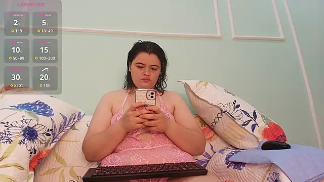 Snapshot of Vicky-Mooree chatting on June 19, 2026, 9:07 pm Vicky-Mooree online show from June 19, 2026, 9:07 pm