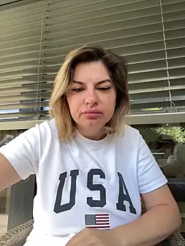 evaxxxcurvyxxx online show from June 18, 2026, 6:46 am
