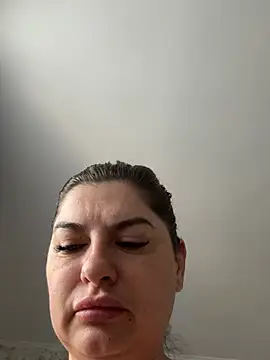 evaxxxcurvyxxx online show from June 30, 2026, 8:04 am