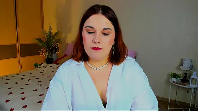 OliviaTwens online show from July 9, 2026, 10:08 am