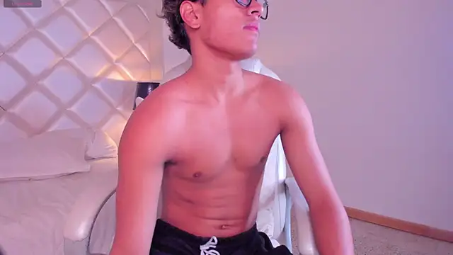 MarcoDeluxxe online show from May 27, 2026, 11:40 am