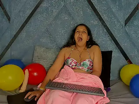 Danna Sg online show from June 19, 2026, 5:34 am