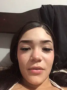 lauraxq online show from June 4, 2026, 12:16 am