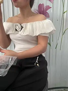 Ure sexy online show from June 4, 2026, 4:29 am