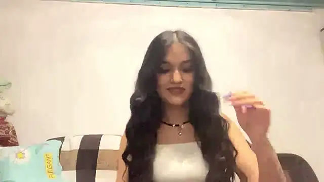 LisetteParajon online show from May 29, 2026, 6:06 pm