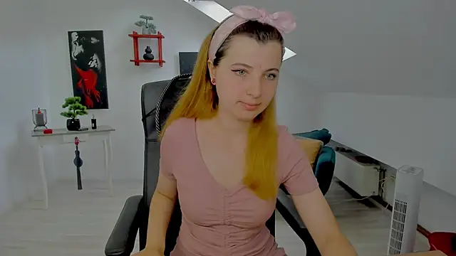 CamelliaStone online show from July 13, 2026, 7:55 am