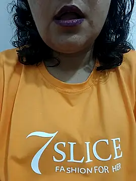 manjusrma005 online show from May 31, 2026, 4:47 pm