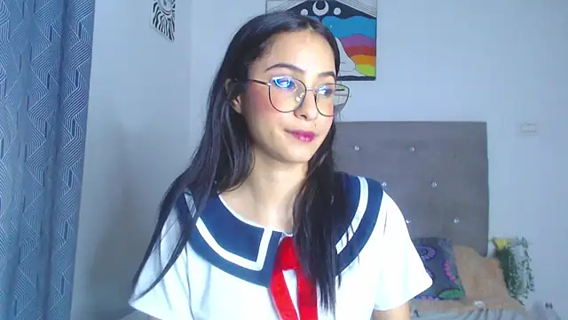 alanasaenz  online show from June 14, 2026, 5:31 am