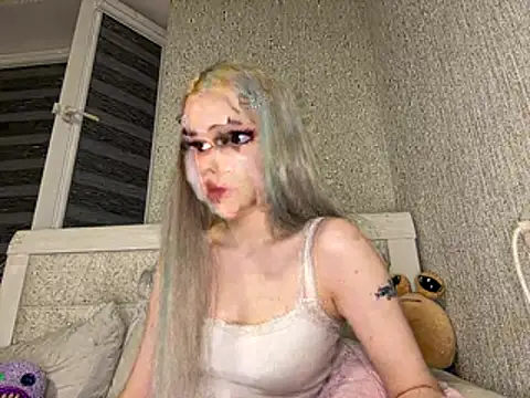 Snapshot of NINAKISSY chatting on June 19, 2026, 8:01 pm NINAKISSY online show from June 19, 2026, 8:01 pm