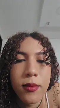lilith isabella25 online show from June 15, 2026, 7:27 pm