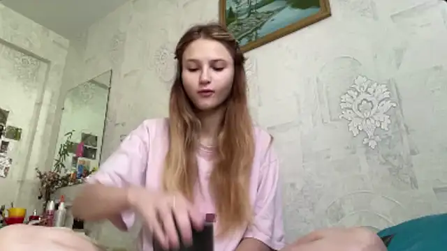 Snapshot of HeIen_cute chatting on July 15, 2026, 7:46 am HeIen cute online show from July 15, 2026, 7:46 am