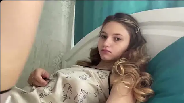 Snapshot of HeIen_cute chatting on July 17, 2026, 6:20 am HeIen cute online show from July 17, 2026, 6:20 am