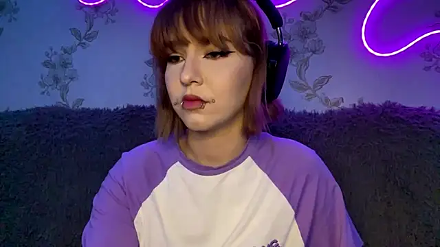 OIayOIayQueen online show from May 30, 2026, 4:15 pm
