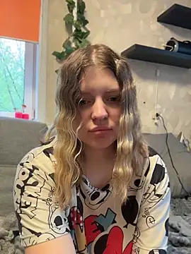 AnikaXRose online show from May 29, 2026, 4:54 am