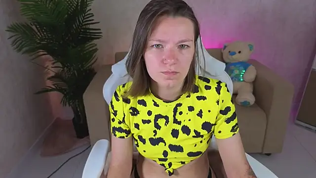 Snapshot of kira_hatti chatting on July 4, 2026, 7:47 am kira hatti online show from July 4, 2026, 7:47 am