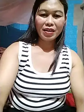 Snapshot of -Hatybi- chatting on June 5, 2026, 6:42 am -Hatybi- online show from June 5, 2026, 6:42 am
