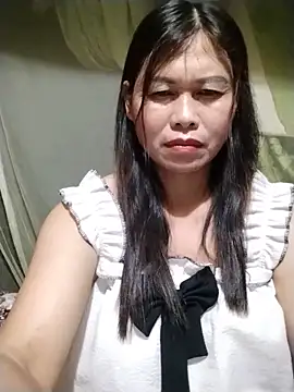 Snapshot of -Hatybi- chatting on June 8, 2026, 10:10 pm -Hatybi- online show from June 8, 2026, 10:10 pm