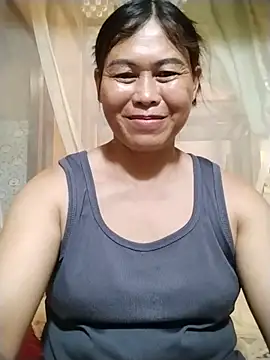 Snapshot of -Hatybi- chatting on July 4, 2026, 6:52 am -Hatybi- online show from July 4, 2026, 6:52 am