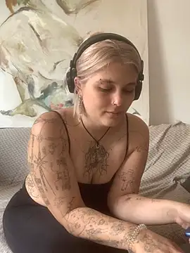 Ella Bloom online show from June 6, 2026, 9:03 am