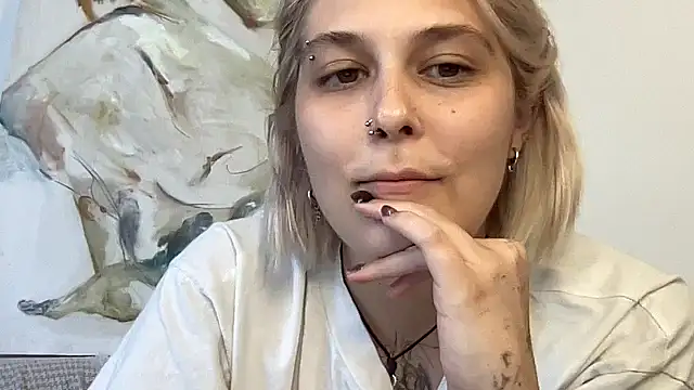Ella Bloom online show from July 3, 2026, 1:06 pm