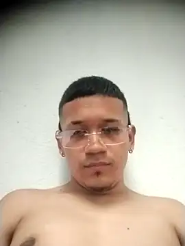 Snapshot of -Moreno__Hot chatting on May 31, 2026, 6:09 pm -Moreno Hot online show from May 31, 2026, 6:09 pm