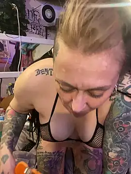 addiashtray online show from May 30, 2026, 4:59 pm