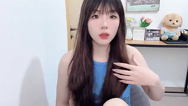 Snapshot of Louise-3 chatting on June 13, 2026, 9:57 pm Louise-3 online show from June 13, 2026, 9:57 pm