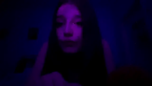 Snapshot of AlexaMax chatting on June 3, 2026, 5:40 pm AlexaMax online show from June 3, 2026, 5:40 pm