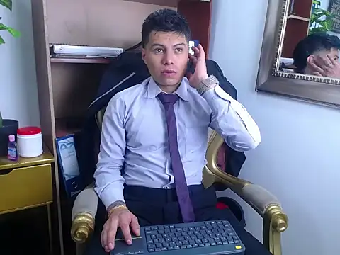 AquilesTaylor online show from June 30, 2026, 12:28 pm