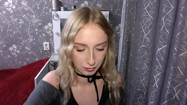 JennaLomeri online show from June 15, 2026, 3:47 pm