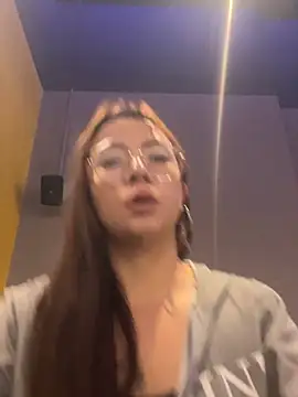 arilynn  online show from June 25, 2026, 5:50 pm