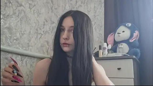 KrissyHiott online show from May 31, 2026, 6:10 am