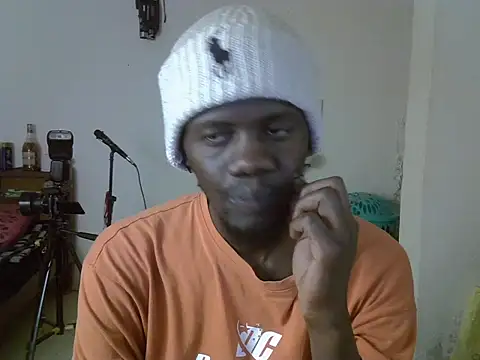 Snapshot of Thee_Biggest chatting on June 9, 2026, 5:02 pm Thee Biggest online show from June 9, 2026, 5:02 pm